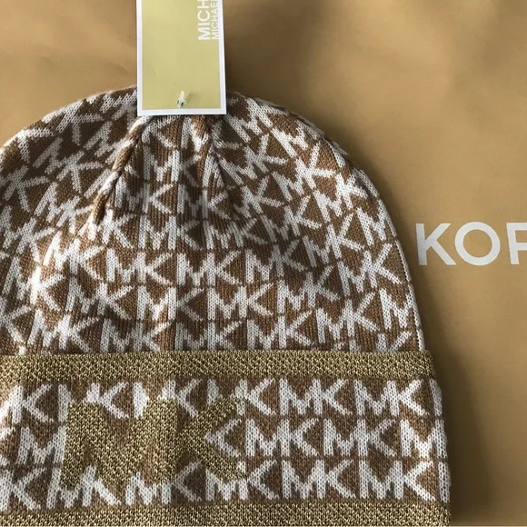 ✨ BNWT Michael Kors hat and scarf set ✨ - Picture 2 of 7